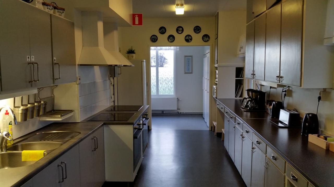 Bjoerkaengs Vandrarhem Tvååker Exterior foto